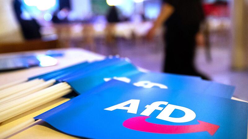 Bayerischer Verfassungsschutz wird der AfD genau auf die Finger schauen. Ein Richter hat das erlaubt.