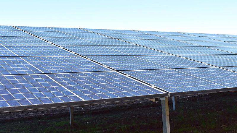 Bei Burkersdorf entsteht der dritte und vorläufig letzte Bürgersolarpark in der Gemeinde Küps. Bei Burkersdorf entsteht der dritte und vorläufig letzte Bürgersolarpark in der Gemeinde Küps.