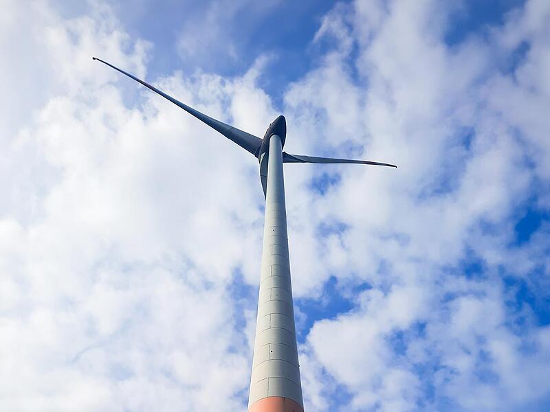 Das Thema Windkraft droht der Gemeinde Vestenbergsgreuth &uuml;ber den Kopf zu wachsen.