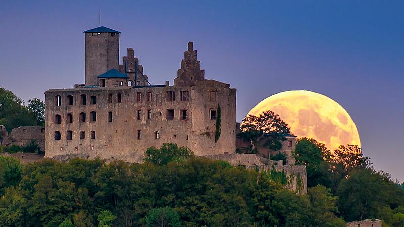 F&uuml;r sein Foto vom Supermond an der Trimburg aus dem Jahr 2013 holte Alexander Preyer jetzt einen Preis des Freistaates.