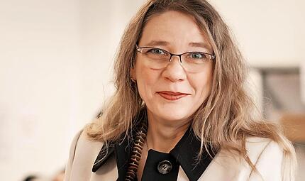 Anja Falkowski steht Frauen bei Fragen und Herausforderungen im beruflichen Kontext mit Rat und Tat zur Seite. Anja Falkowski steht Frauen bei Fragen und Herausforderungen im beruflichen Kontext mit Rat und Tat zur Seite.