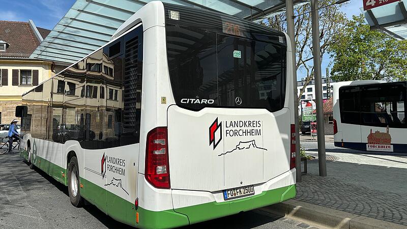 Ein Bus am Forchheimer ZOB