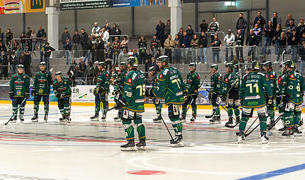 Am vergangene Freitag schon gemeinsam gegen Leipzig zum Test auf dem Eis: Die neue Mannschaft der Höchstadt Alligators für die Saison 2026/2027. Am vergangene Freitag schon gemeinsam gegen Leipzig zum Test auf dem Eis: Die neue Mannschaft der Höchstadt Alligators für die Saison 2026/2027.