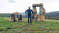 Zwei Jahre lang hat Alexander Lämmlein an seinem fränkischen Stonehenge gearbeitet - bald will er es fertigstellen.