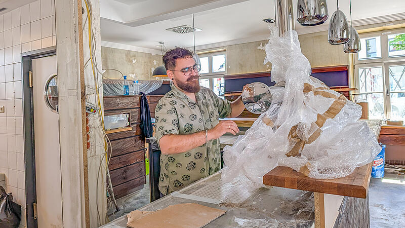 Die Zapfanlage ist bereits installiert, aber Koray Yildirim hat noch einiges zu tun, bis er in der Alten Wache loslegen kann. Nun wird der Er&ouml;ffnungsplan konkreter.