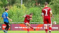 Mögeldorfs Kimi Japec zieht ab und bringt die SpVgg mit 1:0 in Führung. Herzogenauracher Silas Kröniger kann nur machtlos zusehen. Sportfoto Zink Mögeldorfs Kimi Japec zieht ab und bringt die SpVgg mit 1:0 in Führung. Herzogenauracher Silas Kröniger kann nur machtlos zusehen. Sportfoto Zink