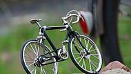 Detailarbeit am Rh&ouml;nexpress-Radweg
