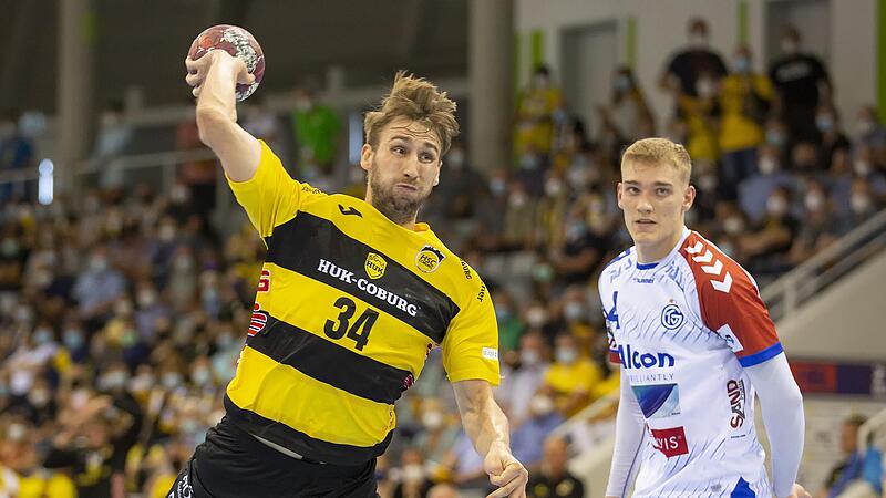 Fünf Jahre ließ Tobias Varvne seine Gegenspieler, hier Großwallstadts Tom Jansen, stehen und dirigierte das Coburger Angriffsspiel. Fünf Jahre ließ Tobias Varvne seine Gegenspieler, hier Großwallstadts Tom Jansen, stehen und dirigierte das Coburger Angriffsspiel.