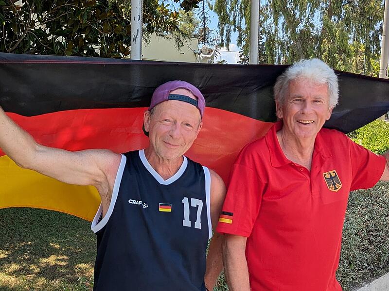 Vertraten Deutschland bei der Seniorenbasketball-EM: Die Bamberger Rainer Schabacker (links) und Bertram Wagner. Vertraten Deutschland bei der Seniorenbasketball-EM: Die Bamberger Rainer Schabacker (links) und Bertram Wagner.