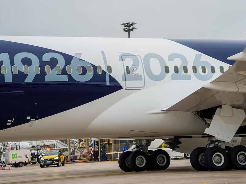 Boeing 787-9 mit Sonderlackierung „100 Jahre Lufthansa“ Boeing 787-9 mit Sonderlackierung „100 Jahre Lufthansa“