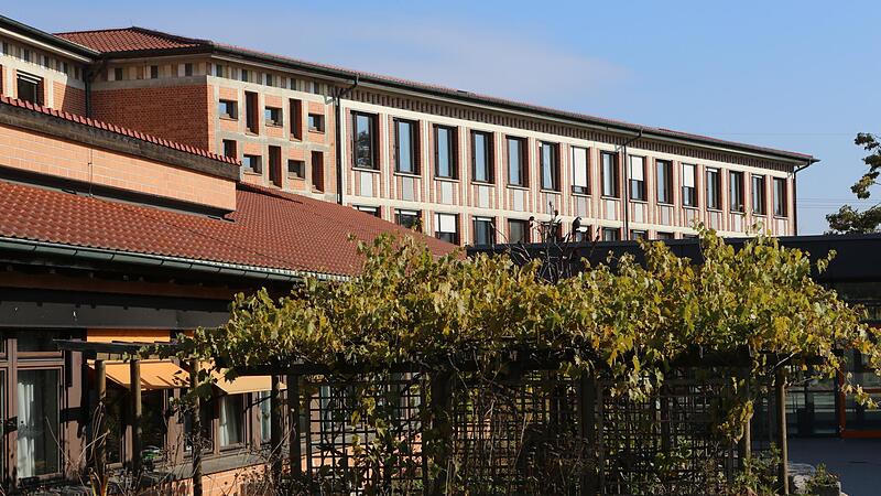 Photovoltaik auf dem Dach der Adalbert-Stifter-Schule in Forchheim soll nachhaltige Energie liefern.Forchheim & Fränkische Schweiz