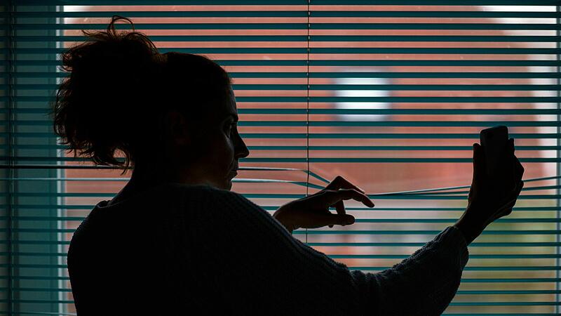 Zumeist werden Frauen Opfer von Stalking. Betroffene trauen sich oftmals nicht mehr alleine aus dem Haus.