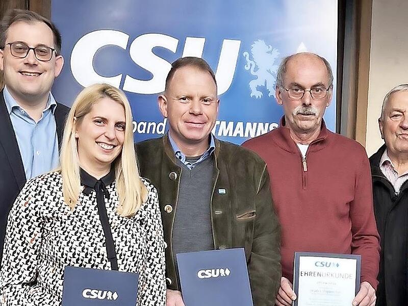 Landrat Thomas Bold, Ortsvorsitzender Florian Atzmüller, Ruxandra Atzmüller, Marcus Scholz, Otto Winter, Kurt Selbert, Winfried Heim, Landratskandidat Mario Götz.