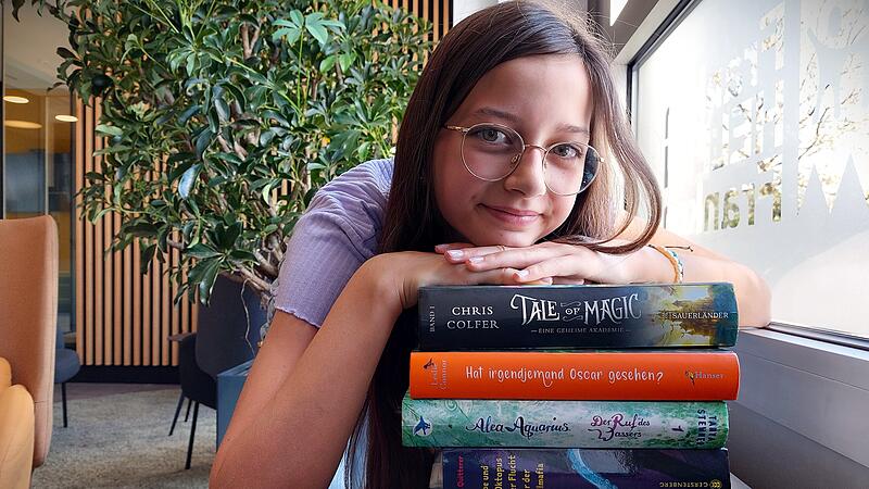 Klassen-, Schul-, Stadt-, und Bezirksentscheid hat die zwölfjährige Jana aus Bamberg schon gewonnen. Dann wollte sie Bayerns beste Vorleserin werden — und danach deutschlandweit.