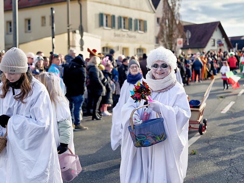 Faschingsumzug in Hirschaid 2026Mit Drachen und Pok&eacute;mon: Faschingsumzug in Hirschaid