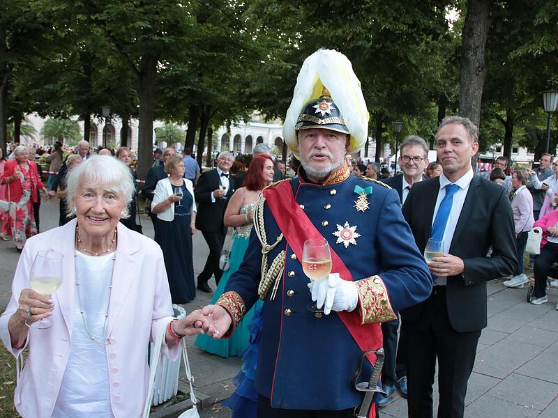 Claus-Peter Enders aus Hannover kommt  seit Jahren als K&ouml;nig Georg V. zum Rakoczy-Fest