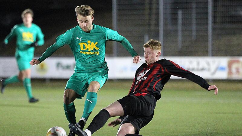 Timo Slawik (l.) und die DJK Don Bosco Bamberg unterlagen dem SV Memmelsdorf um Henrik Schwinn mit 2:3. Timo Slawik (l.) und die DJK Don Bosco Bamberg unterlagen dem SV Memmelsdorf um Henrik Schwinn mit 2:3.