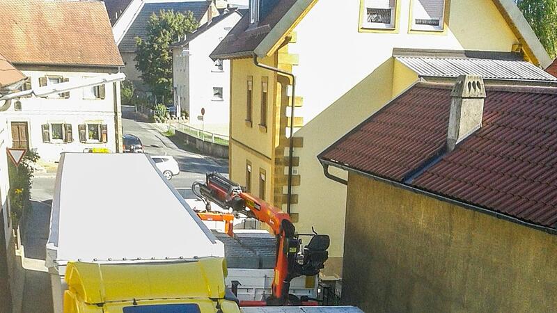 Zwei gute Fahrer schaffen es im Schritttempo aneinander vorbei. Manche sind aber nicht so gut.