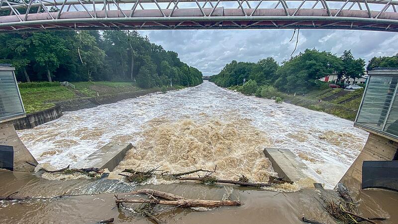 In Bamberg sch&uuml;tzte das  Jahnwehr vor einer &Uuml;berflutung der Altstadt.