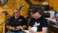 Hatten sichtlich Spa&szlig; bei der Bandprobe von Rh&ouml;ner Bluat: Daniel Rossmann (links) und Frank Schmitt.