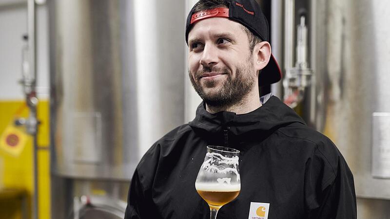 Tim Zenglein aus Haßfurt ist Biersommelier und braut Craftbier.