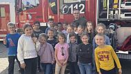 Jugendwart Matthias Geyer mit den Kindern in Gremsdorf.