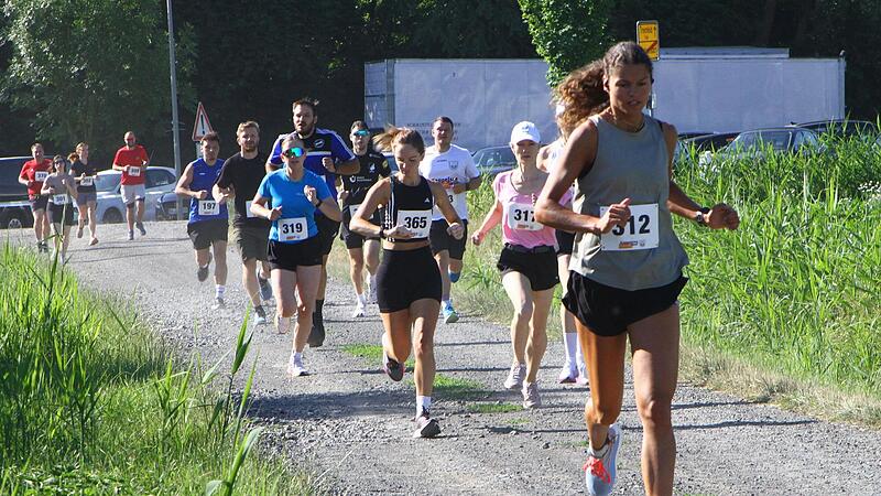 Die Schnellsten im Hobbylauf über 5,9 km: Luisa Autsch (Nr. 365), Tamara Knop (Nr. 312) und Anne Gonnert (Nr. 319). Die Schnellsten im Hobbylauf über 5,9 km: Luisa Autsch (Nr. 365), Tamara Knop (Nr. 312) und Anne Gonnert (Nr. 319).