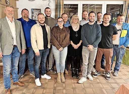 Die Kandidaten der CSU/&Uuml;WG (v.&nbsp;l.): Maximilian Venzke, Manuel Langfritz, Jan Leuth&auml;usser, Tobias Kupfer, Michelle Kraus, Andreas Nickl, Christine Bertholdt, Stephan Achhammer, Johannes Steinert, Walter Beck, David Waldmann, Marco Huppmann.