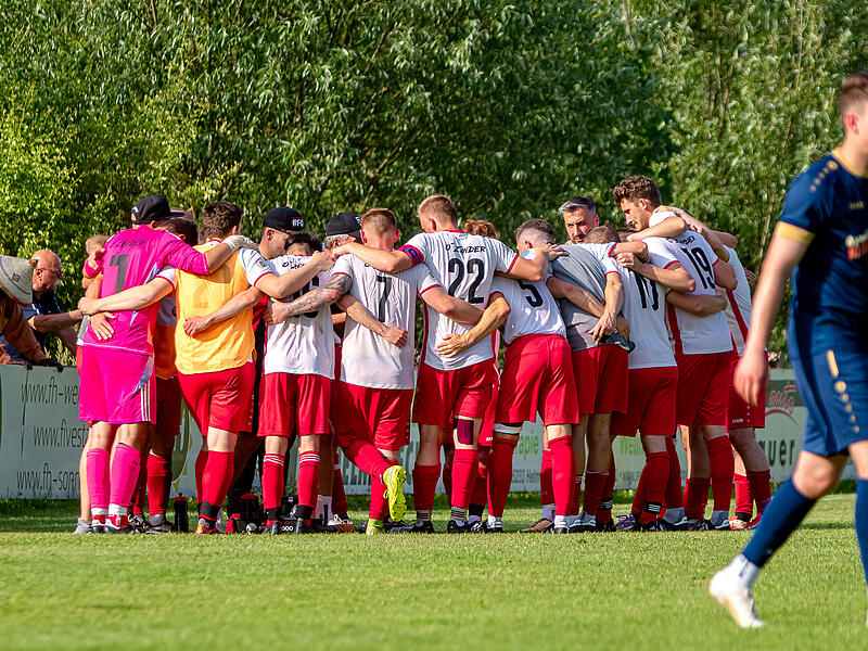 Als Team zusammenstehen, hei&szlig;t es heute Abend f&uuml;r die Unsteinacher Fu&szlig;baller in ihrem dritten Relegationsspiel um einen Kreisklassenplatz  in Bad Berneck gegen den SC Kreuz Bayreuth.
