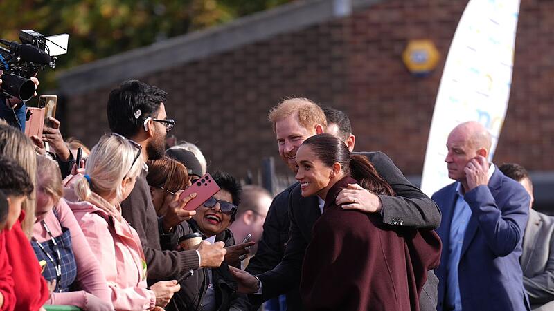 Harry und Meghan zeigen sich erstmals seit Rückkehr Harry und Meghan zeigen sich erstmals seit Rückkehr