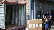 Europaweite Razzia wegen Millionenbetrugs mit Mogel-Handys Europaweite Razzia wegen Millionenbetrugs mit Mogel-Handys