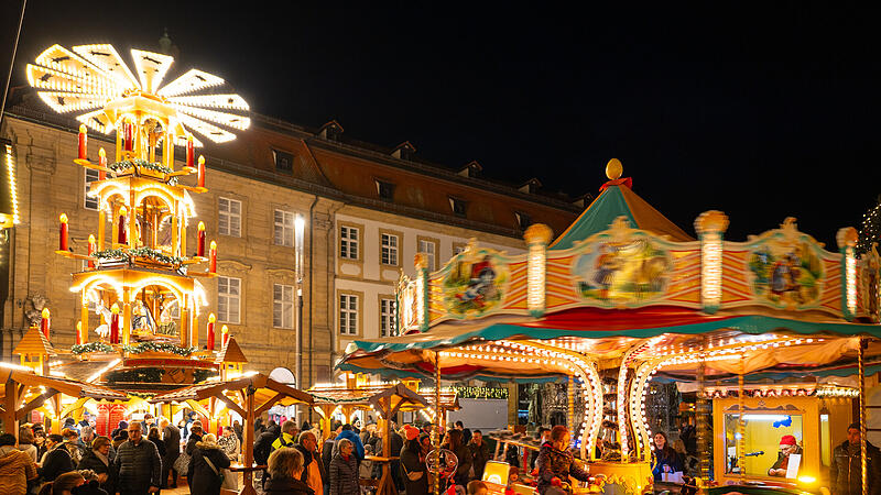 Der Bamberger Maxplatz erstrahlt nun wieder vier Wochen lang in schönstem Lichterglanz.