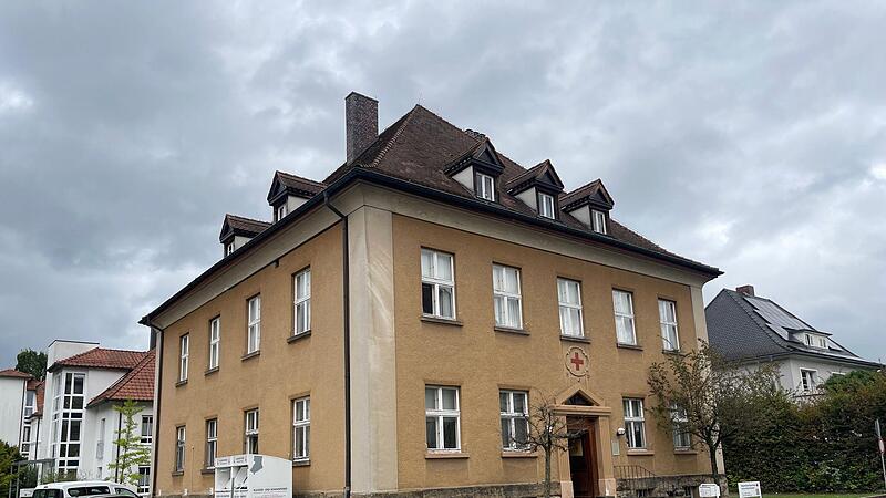 Das BRK will in der Flessastraße eine Kita bauen und dafür das alte Verwaltungsgebäude abreißen – und das sorgt für Kritik.
