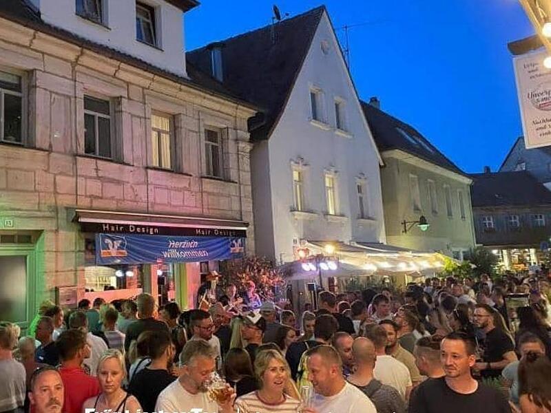 Es wird am 23. und 24. Juni in der Forchheimer Innenstadt wieder ein Apothekenstraßenfest (Foto von 2022) geben.Forchheim & Fränkische Schweiz Es wird am 23. und 24. Juni in der Forchheimer Innenstadt wieder ein Apothekenstraßenfest (Foto von 2022) geben.Forchheim & Fränkische Schweiz