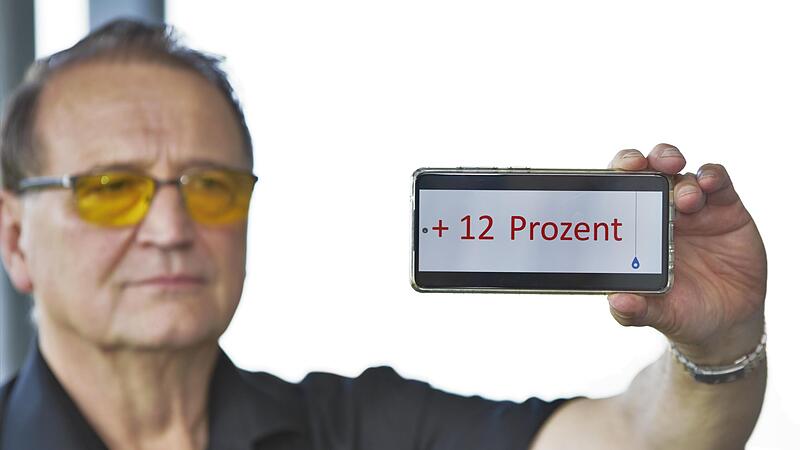 Statt sieben Prozent sollen Gastronomen für Essen und Trinken bald wieder 19 Prozent Mehrwertsteuer abführen. Weil  Wirte wie Georg Hötzelein diese Steigerung nach eigenen Angaben weitergeben müssten, würde es für die Kunden bald teurer.Forchheim & Fränkische Schweiz