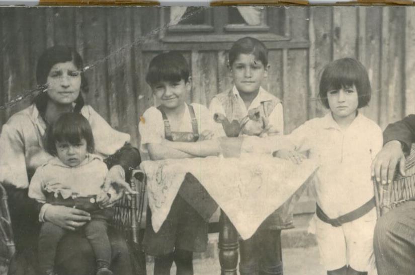 Familie Seeger auf einer Aufnahme von zirka 1933 (von links): Hans, Mutter Klara, Friedel, Aslan, Erwin, Vater Paul