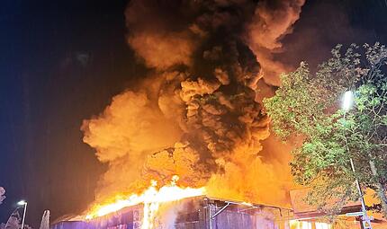 Lichtenfels: Großbrand schockt Anwohner und Mitarbeiter - "beängstigend" Lichtenfels: Großbrand schockt Anwohner und Mitarbeiter - "beängstigend"