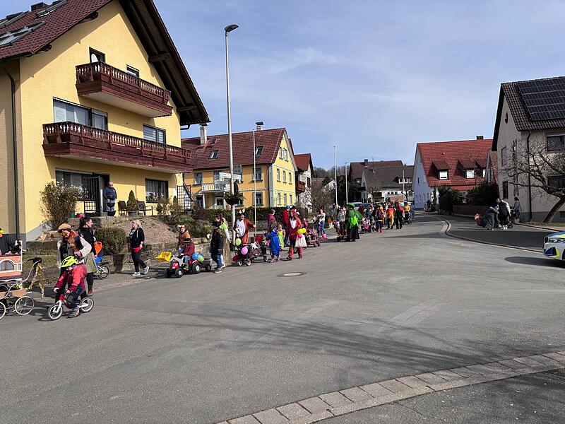 Faschingsumzug G&ouml;&szlig;weinstein 2025