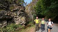 Eine eindrucksvolle Wanderstrecke: M&auml;chtige Felsw&auml;nde ragen in der Steinachklamm empor.Klaus R&ouml;&szlig;ner