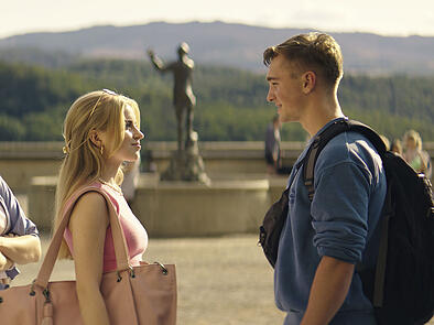 Silas (Luis Vorbach) und Helene (Emilia Pieske) in &bdquo;Die Schule der magischen Tiere&ldquo;