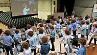 TV-Kunstlehrer Bob Ross mit Perücken geehrt TV-Kunstlehrer Bob Ross mit Perücken geehrt