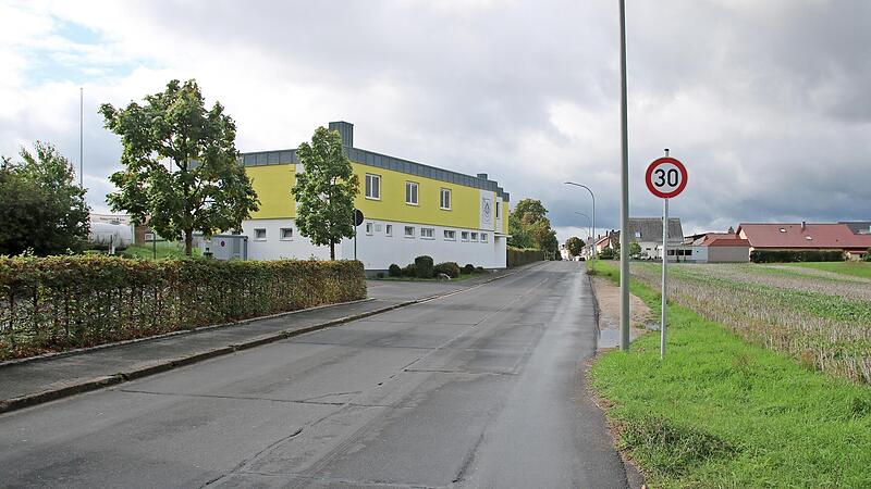 Die Ebensfelder Himmelreichstra&szlig;e soll zwischen der Rinnig- und der Bahnhofstra&szlig;e saniert werden. Der Gemeinderat brachte die Entwurfsplanung auf den Weg.