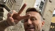 Vor seinem Konzert auf dem Schlossplatz in Coburg unternahm der Rapper Kontra K am Samstag eine Joggingrunde durch die Stadt.