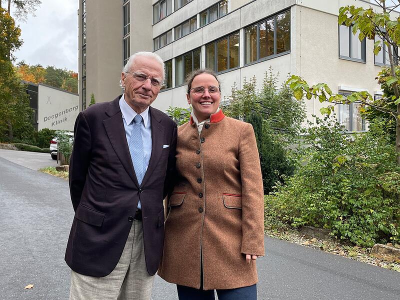 Dorothea Deeg führt mit Vater Peter Deeg die Geschäfte der Deegenbergklinik in Bad Kissingen. Der 83-jährige Mediziner wird sich in den nächsten Jahren nach mehr als 30 Jahren schrittweise aus der Leitung der Rehaklinik zurückziehen.