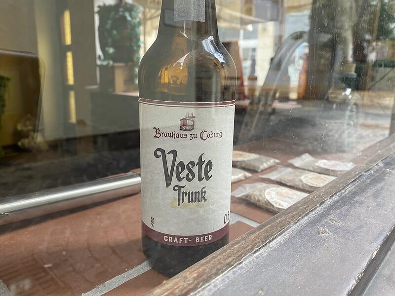 Das &bdquo;Brauhaus zu Coburg&ldquo; in der N&auml;gleinsgasse schenkt seit einiger Zeit auch ein selbstgebrautes Bier aus. Sein Name: Veste-Trunk!