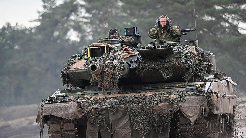 Verteidigungsminister Pistorius beim Panzerbataillon 203