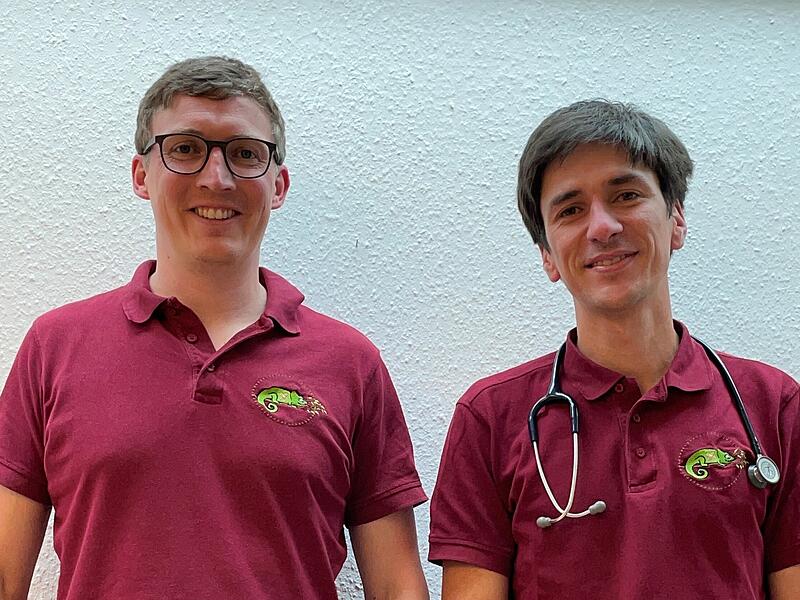 Bamberger Kinder- und Jugendärzte Daniel Brand (links) und Dr. med. Marco Hübsch Die Bamberger Kinder- und Jugendärzte Daniel Brand (links) und Dr. med. Marco Hübsch geben Tipps, wie Sie Ihr Kind vor Zecken schützen können.