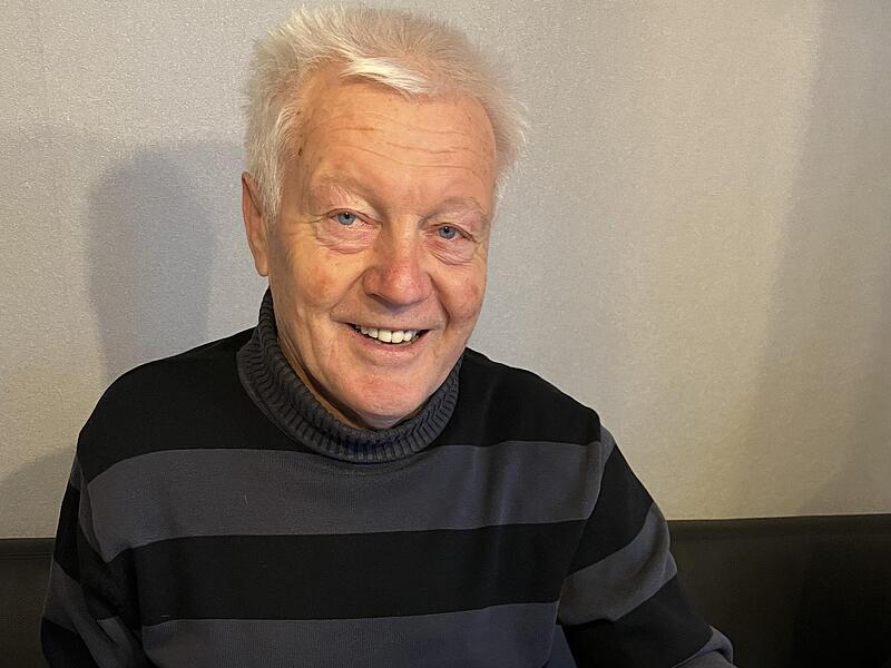 Zum Millennium-Jahreswechsel initiierte Berthold Bug das gemeinsame Silvester-Feuerwerk; die Entstehung hat er in einem Buch festgehalten. Zum Millennium-Jahreswechsel initiierte Berthold Bug das gemeinsame Silvester-Feuerwerk; die Entstehung hat er in einem Buch festgehalten.