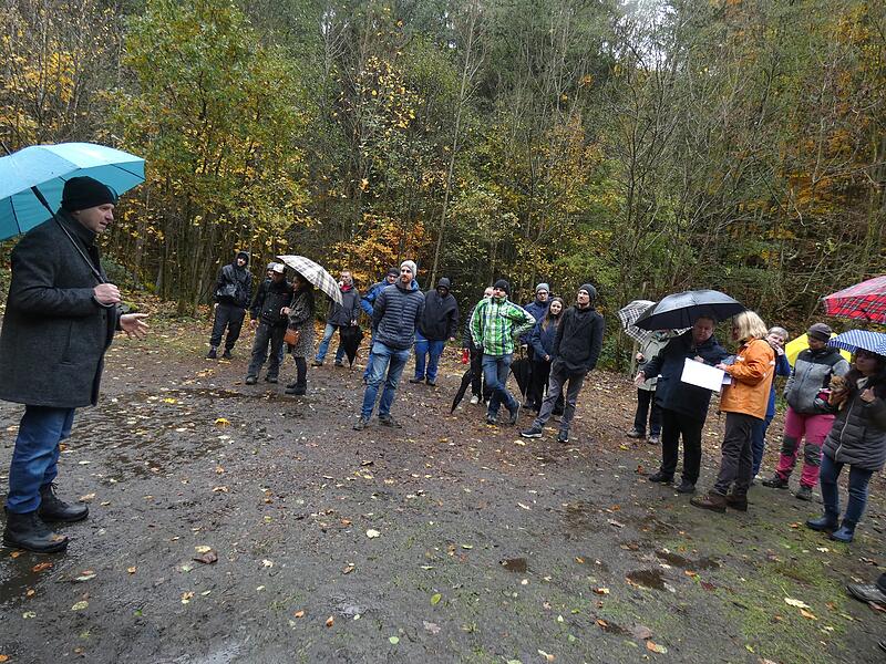 Bürgermeister Jochen Trier (links) hatte zu einer Nachbetrachtung des Feel U Free-Festivals eingeladen.