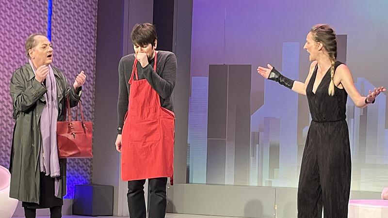 J&uuml;rgen Tarrach (von links), Tommaso Cacciapuoti und Jantje Bilkef bei der Auff&uuml;hrung von &bdquo;Fehler im System&ldquo;.